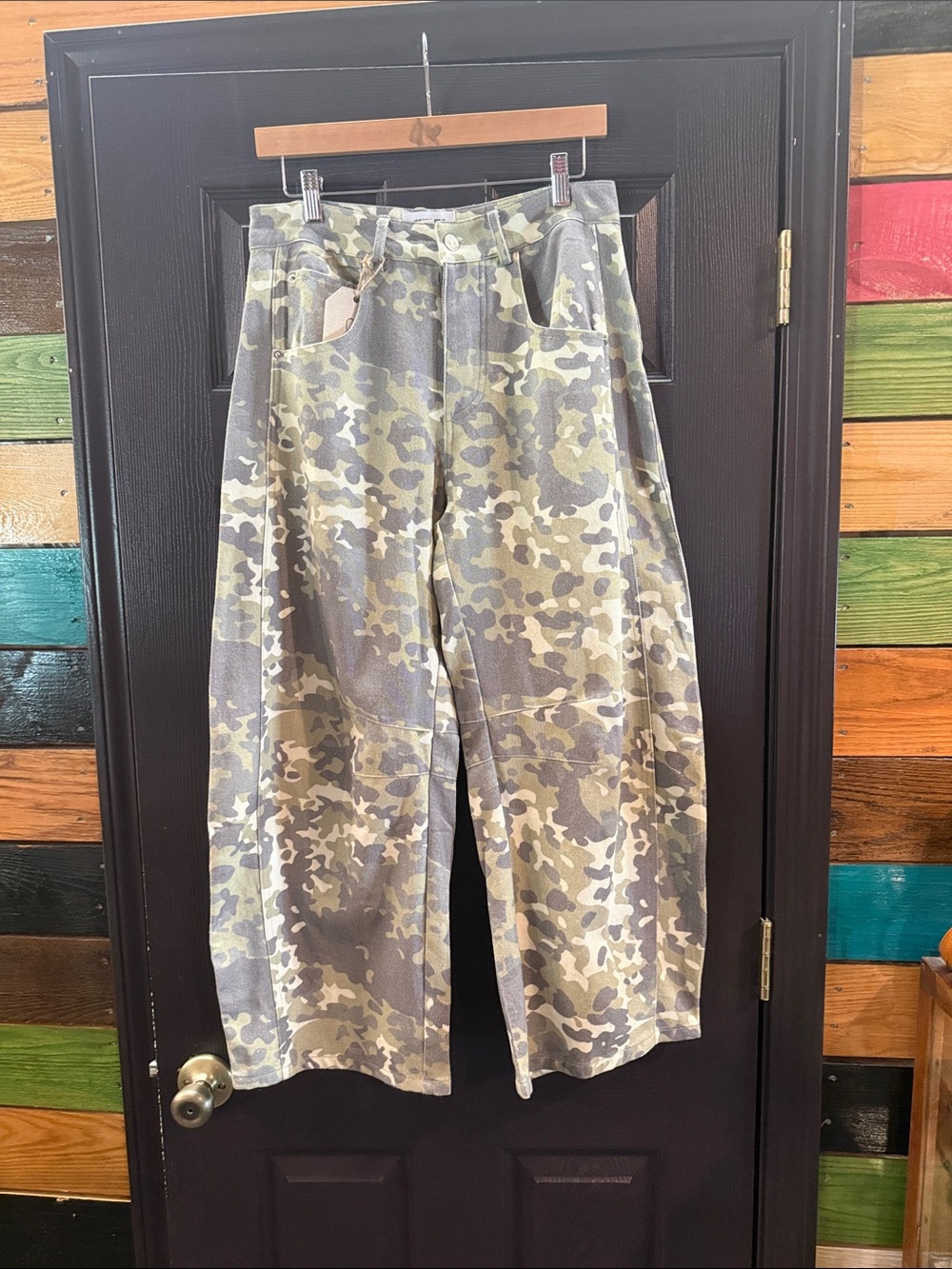 Camo barrel jeans